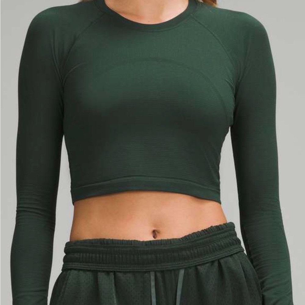LULULEMON CROPPED SWIFTLY LONG SLEEVE IN LEGACY GREEN SIZE 6